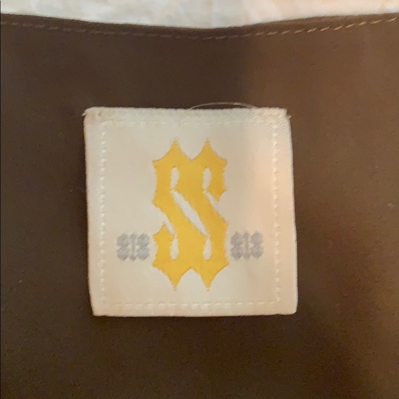 V-Neck Blouse - Picture 2 of 4